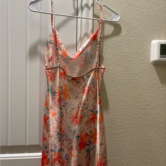 pink floral satin dress - Picture 3 of 4